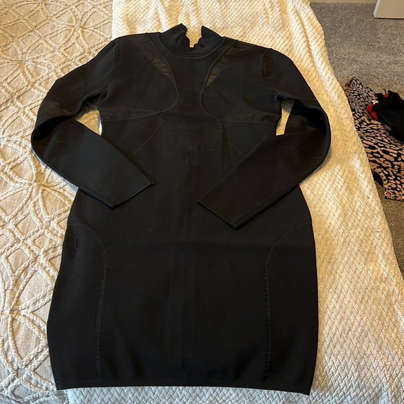 Brand new never worn Herve Leger classic - Picture 2 of 5